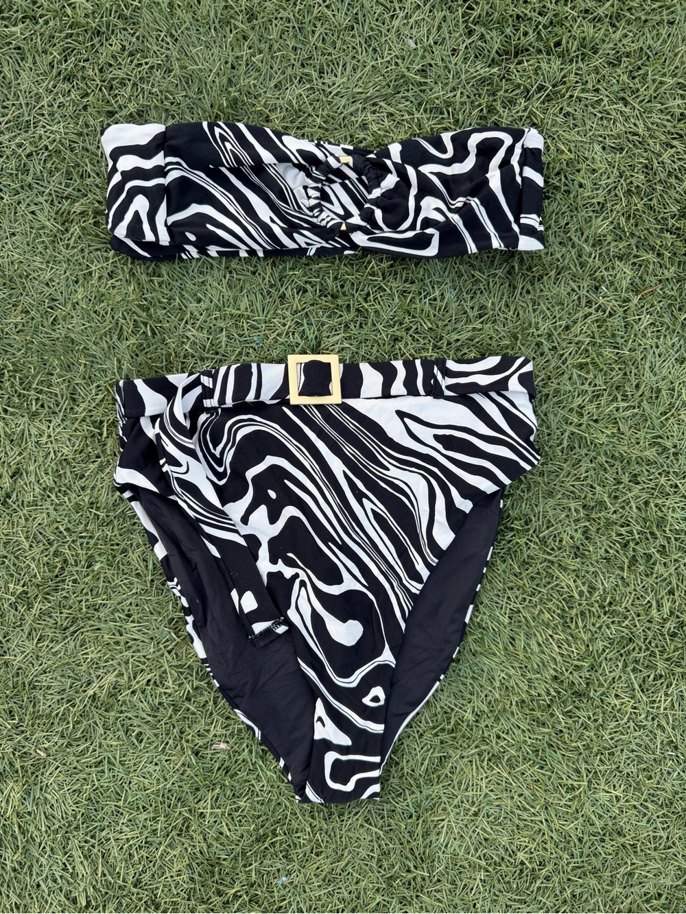 โจ WeWoreWhat Emily Marble Print Bikini set. Top XS/Bottom S